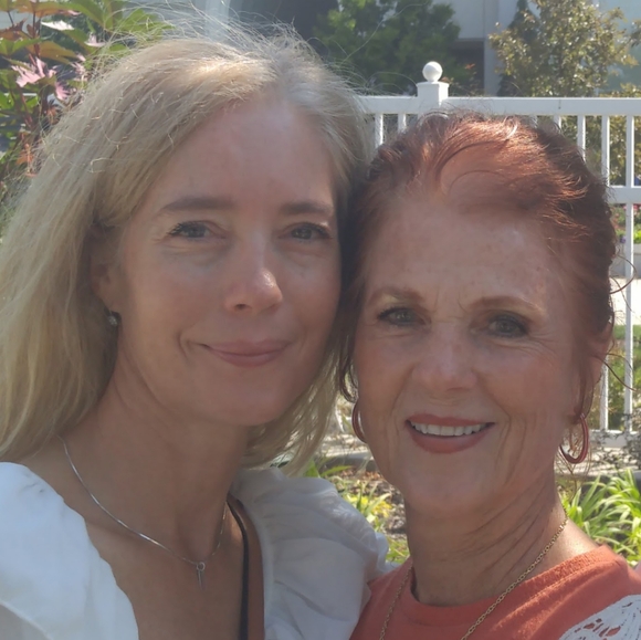 Meet your Posher, Dawn - Picture 3 of 4